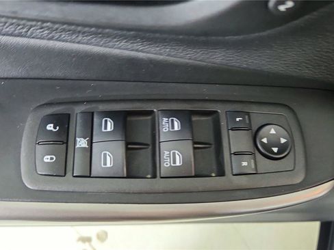 Used 2022 Jeep Cherokee Limited image 16