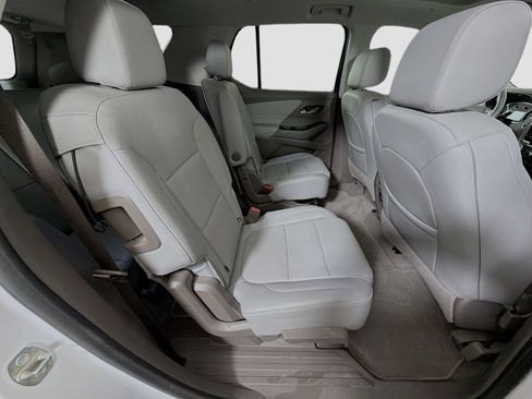 Used 2021 Chevrolet Traverse Premier FWD image 31