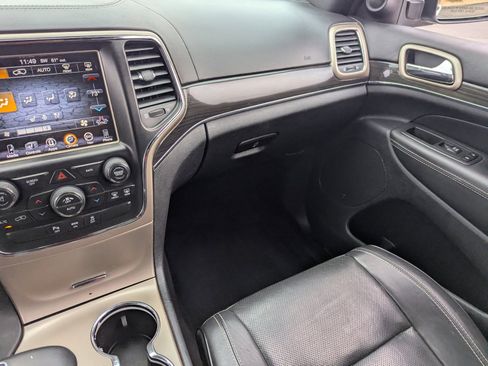 Used 2014 Jeep Grand Cherokee Overland image 18