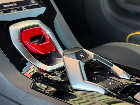 Used 2021 Lamborghini Huracan EVO image 33