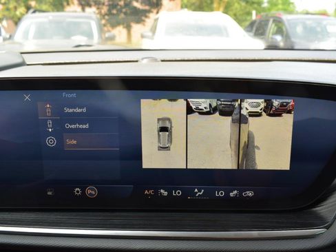 Used 2025 Buick Envision Preferred AWD/4WD image 33