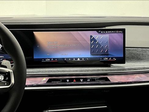 New 2025 BMW 760i xDrive AWD/4WD image 17