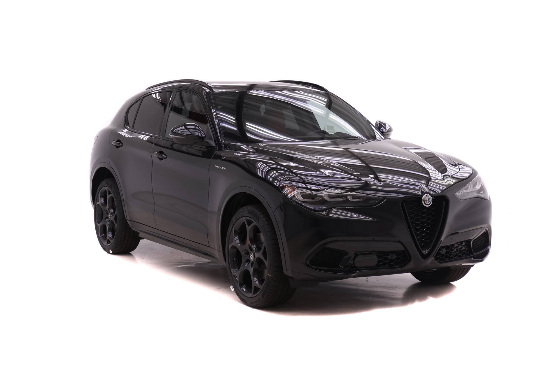 New 2026 Alfa Romeo Stelvio Sprint AWD/4WD image 2