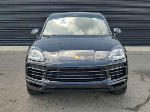 Certified 2023 Porsche Cayenne Platinum Edition image 10