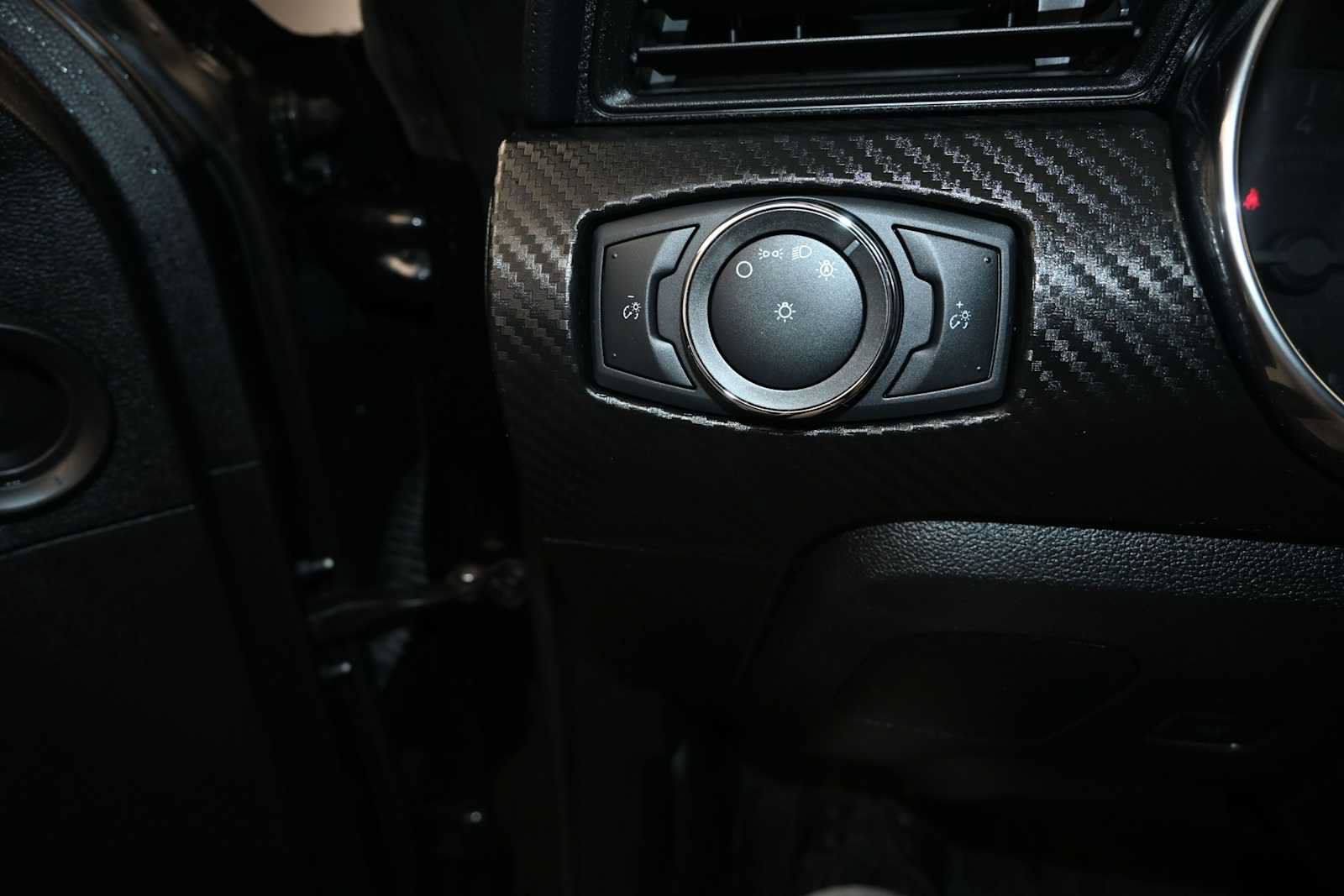 Used 2020 Ford Mustang Coupe RWD image 17