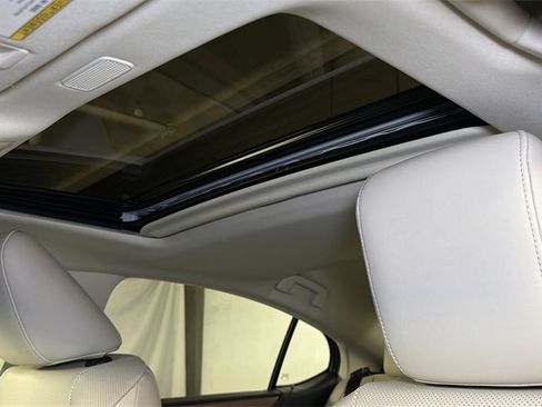 Certified 2024 Lexus ES 300h w/ Premium Package image 6