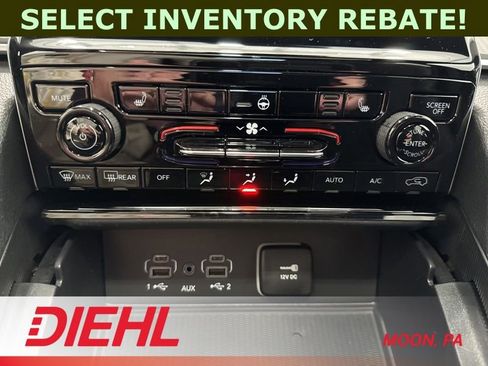 New 2025 Jeep Grand Cherokee Altitude w/ Trailer Tow Package AWD/4WD image 29