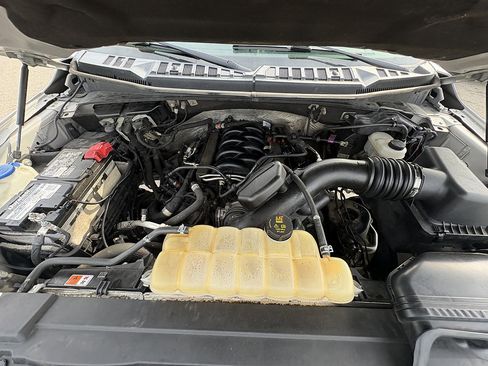 Used 2018 Ford F150 Platinum w/ Equipment Group 701A Luxury AWD/4WD image 13
