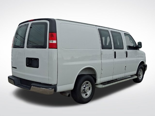 Used 2025 Chevrolet Express 2500 w/ Driver Convenience Package RWD image 6