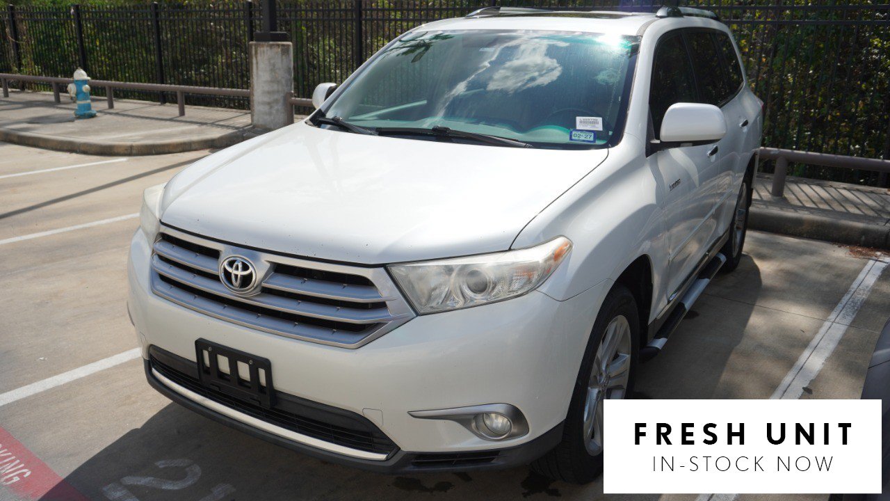 Used 2011 Toyota Highlander Limited w/ Tow Pkg FWD image 1