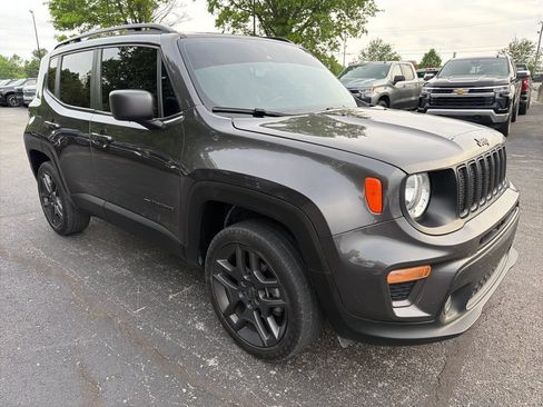 Used 2021 Jeep Renegade Latitude AWD/4WD image 2