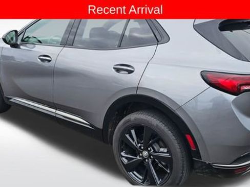 Used 2022 Buick Envision Essence w/ Technology Package II FWD image 2