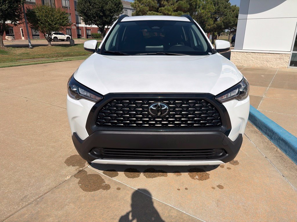 Used 2023 Toyota Corolla Cross LE FWD image 8