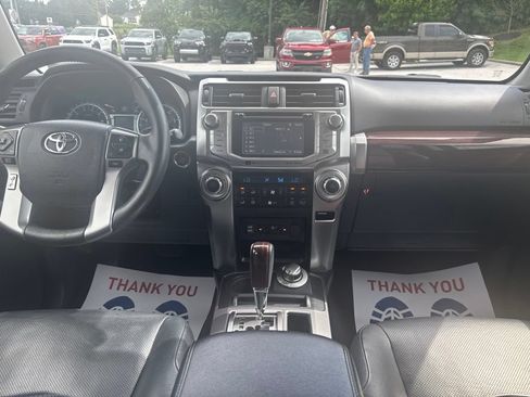Used 2017 Toyota 4Runner Limited AWD/4WD image 28