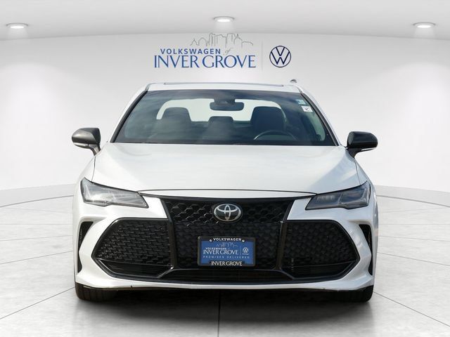 Used 2022 Toyota Avalon Touring FWD image 2