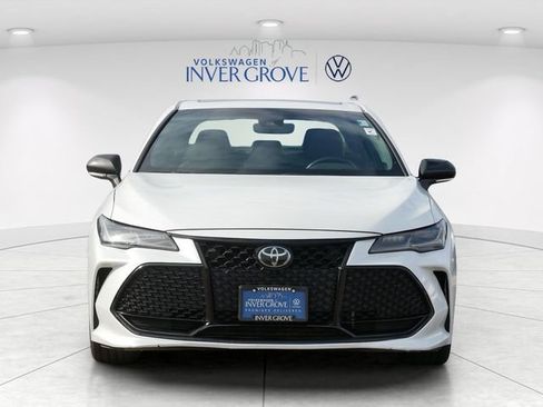 Used 2022 Toyota Avalon Touring FWD image 2