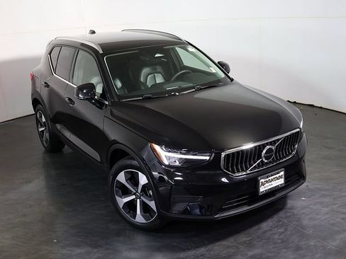 Used 2024 Volvo XC40 B5 Core AWD/4WD image 7