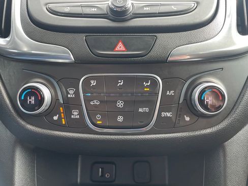 Used 2018 Chevrolet Equinox LT AWD/4WD image 21