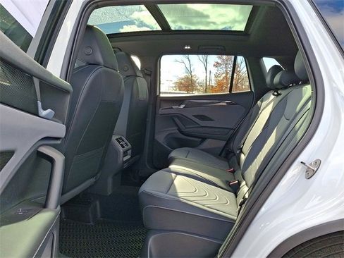 New 2026 Volkswagen Tiguan SE R-Line image 5