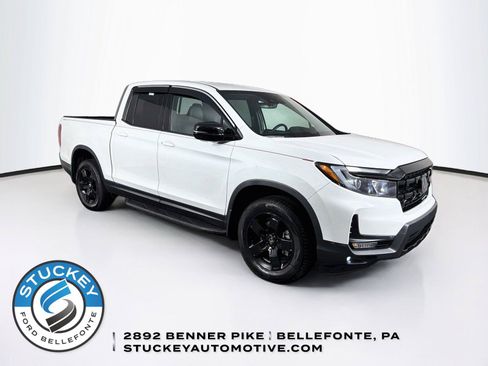 Used 2025 Honda Ridgeline Black Edition image 1