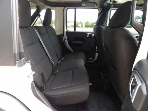 Used 2019 Jeep Wrangler Unlimited Sport S AWD/4WD image 9