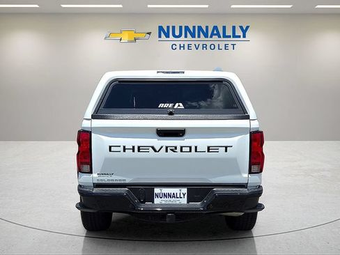 Certified 2024 Chevrolet Colorado Trail Boss w/ Technology Package AWD/4WD image 4