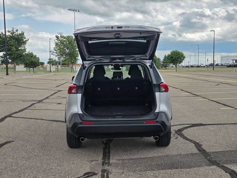 Used 2019 Toyota RAV4 LE w/ Carpet Mat Package AWD/4WD image 48