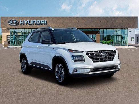 New 2026 Hyundai Venue SEL FWD image 11