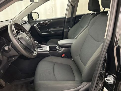Used 2024 Toyota RAV4 LE AWD/4WD image 6