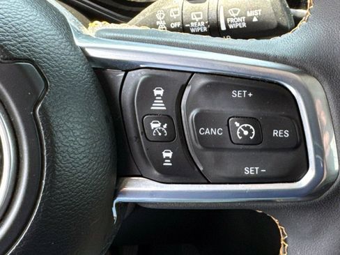 Used 2024 Jeep Wrangler Unlimited Sahara w/ Technology Group image 19