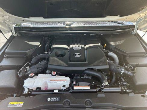 Certified 2025 Lexus GX 550 w/ Accessory Package (CT) AWD/4WD image 9