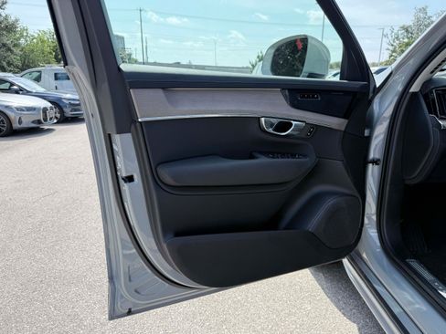 Certified 2026 Volvo XC90 B6 Plus AWD/4WD image 10