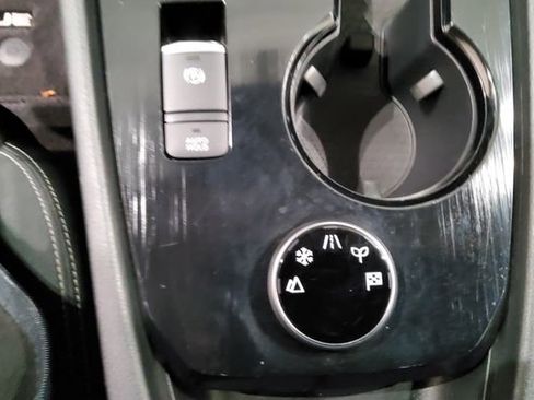 Used 2023 Nissan Rogue S AWD/4WD image 25
