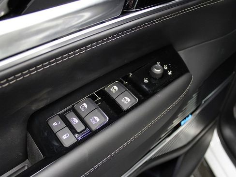 New 2026 Jeep Grand Wagoneer L Summit AWD/4WD image 32