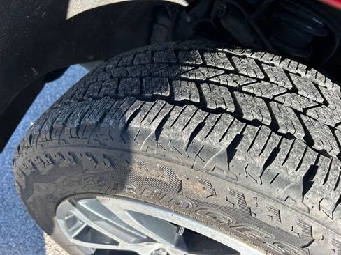 Used 2024 Chevrolet Colorado Z71 w/ Z71 Convenience Package 2 image 55