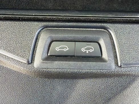 Used 2025 BMW X5 xDrive50e image 47