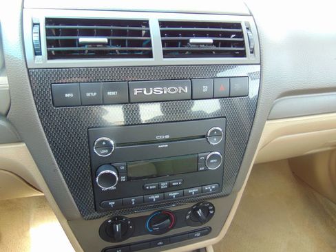 Used 2009 Ford Fusion SE image 19