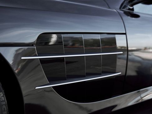 Used 2006 Mercedes-Benz SLR image 9