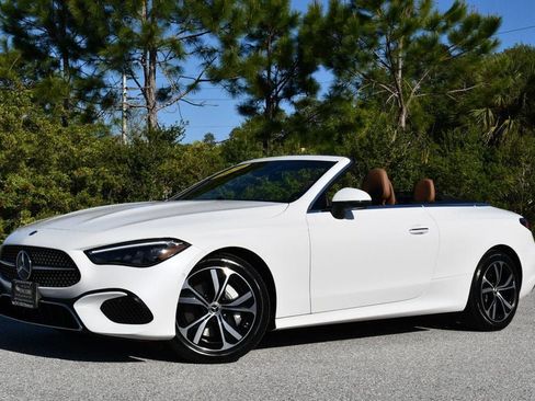 Used 2024 Mercedes-Benz CLE 300 4MATIC Cabriolet image 22