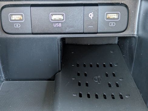 Certified 2023 Kia Sorento S FWD image 25
