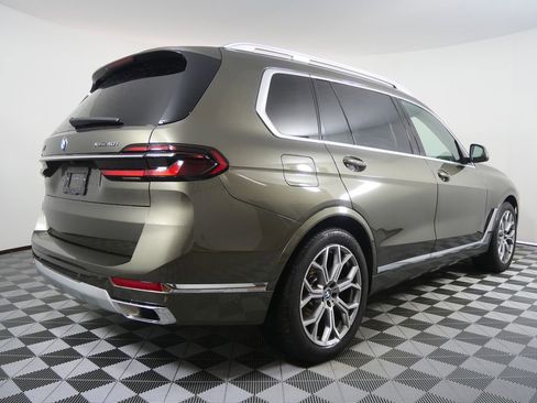 Certified 2025 BMW X7 xDrive40i AWD/4WD image 3