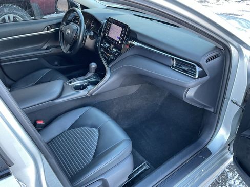 Used 2022 Toyota Camry SE image 18