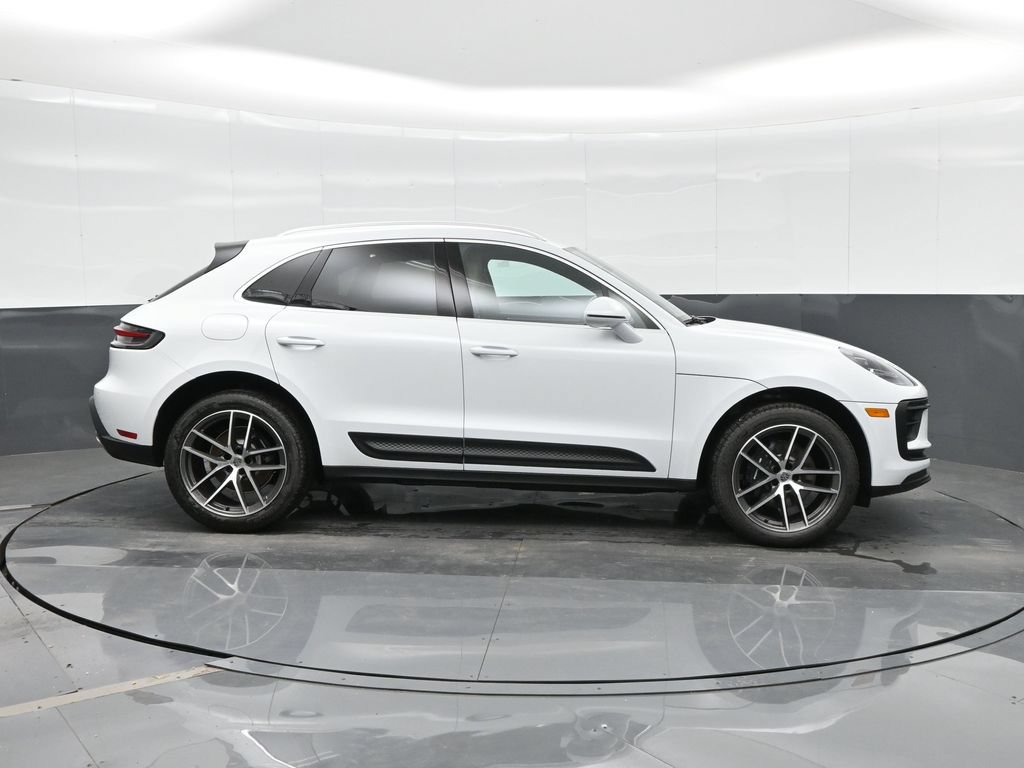 Certified 2026 Porsche Macan AWD/4WD image 10