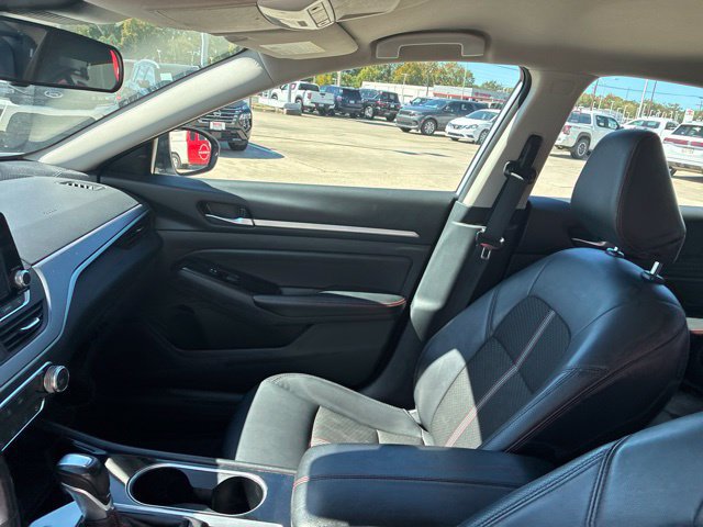 Used 2024 Nissan Altima 2.5 SR FWD image 16