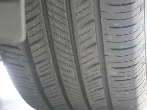 Used 2023 Nissan Sentra SV FWD image 25