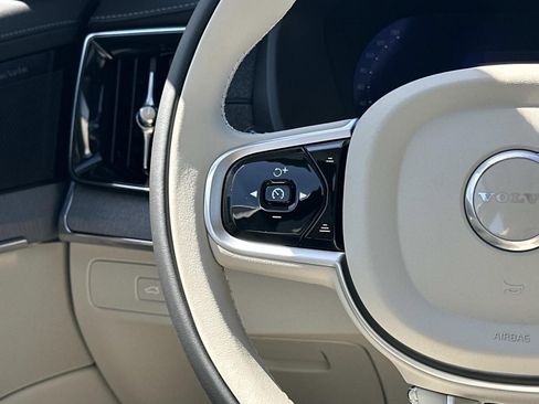 New 2026 Volvo XC90 T8 Ultra w/ Protection Package Premier AWD/4WD image 8