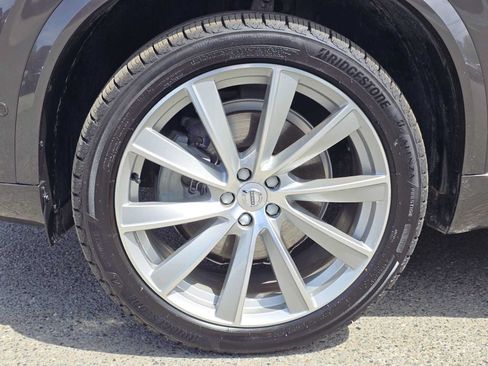 Certified 2023 Volvo XC90 B6 Ultimate w/ Lounge Package AWD/4WD image 11