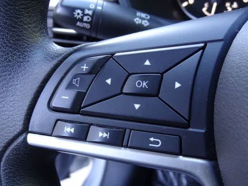 Used 2023 Nissan Altima 2.5 SV FWD image 15
