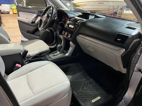 Used 2015 Subaru Forester 2.5i Premium w/ All-Weather Package AWD/4WD image 17