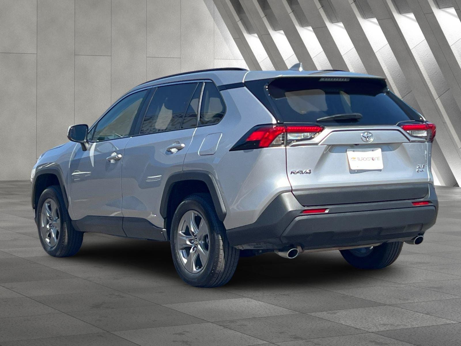 Used 2025 Toyota RAV4 XLE AWD/4WD image 6
